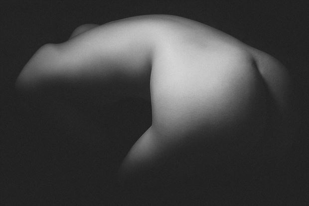 hips and back artistic nude photo by photographer deimos
