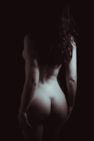 i see a darkness artistic nude photo by photographer andyvanpachtenbeke