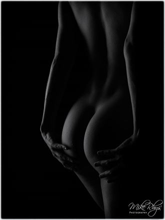 illusions artistic nude photo by photographer mike rhys