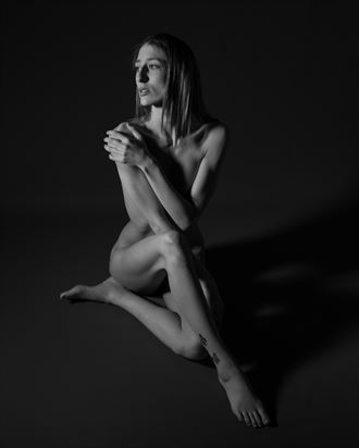 implied w bailee artistic nude photo by photographer artsy_af_photography