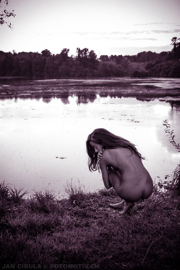 in front the lake.... Artistic Nude Photo by Model Eva Lunia