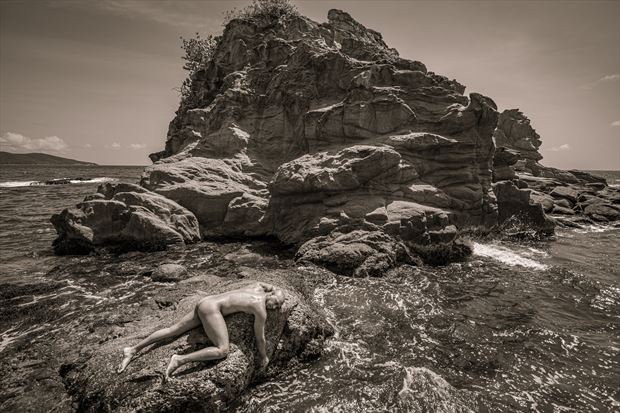 in the rocks 2 artistic nude photo by photographer jjpr