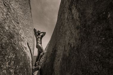 in the rocks 5 artistic nude photo by photographer jjpr