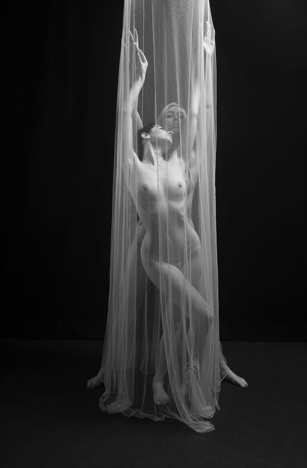 inna lucy artistic nude photo by photographer linda hollinger