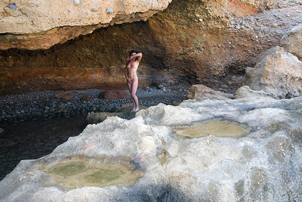 into the cave artistic nude photo by photographer manolis tsantakis