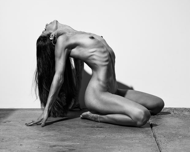 jacinta artistic nude photo by photographer ray fritz