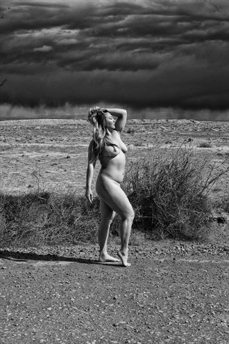 jenn_1982 bw artistic nude photo by photographer greyroamer photo