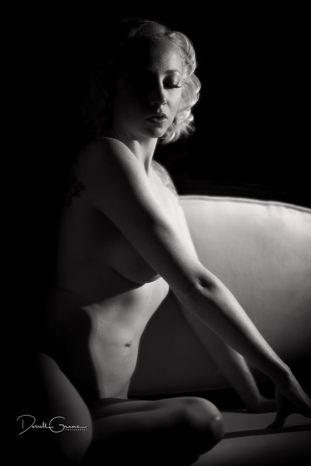 jin n tonic artistic nude photo by photographer darrell graves