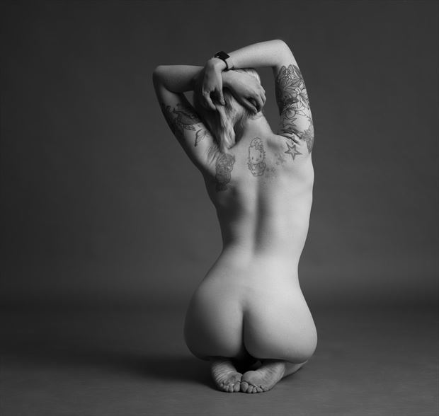 jocey 2 artistic nude photo by photographer richard byrne