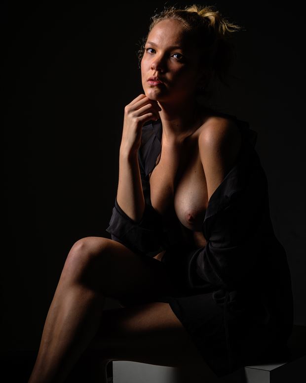 juliet looking artistic nude photo by photographer 2photographics