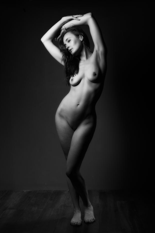 kate in mono artistic nude photo by photographer colin dixon