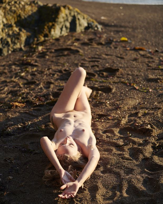 kate on rodeo beach at dusk artistic nude photo by photographer jefflamarche