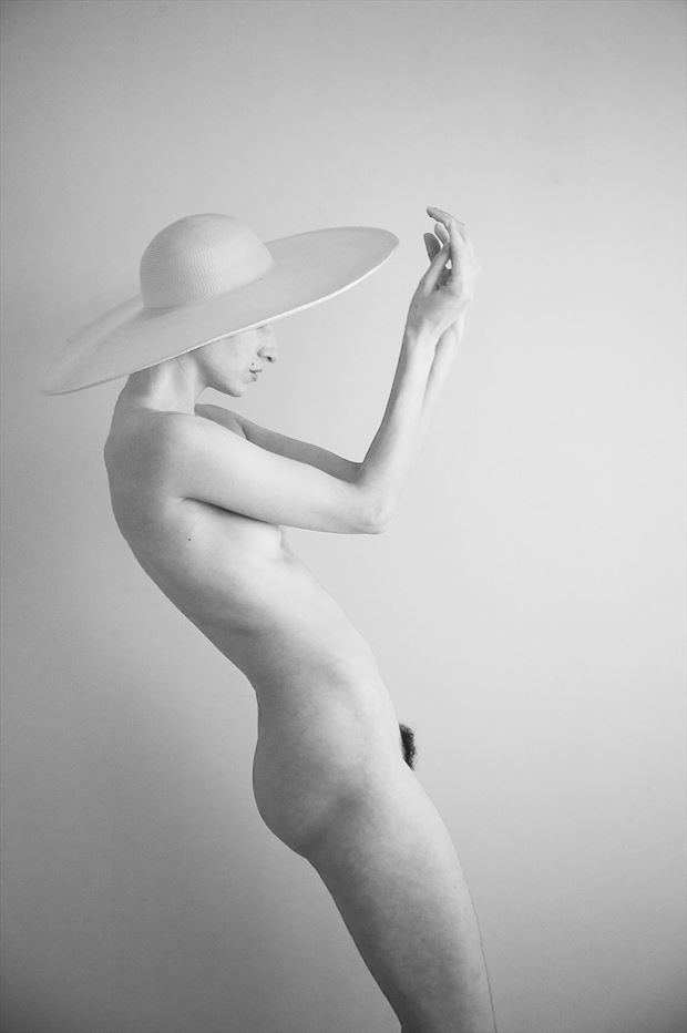 kate snig artistic nude photo by photographer daianto