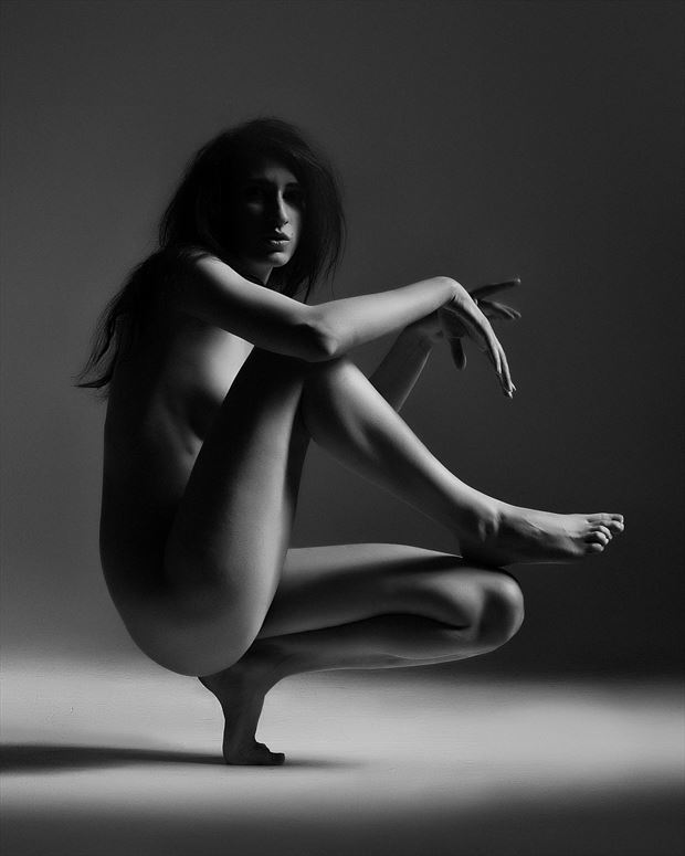 kate snig shadow and light artistic nude photo by photographer kevin stenhouse