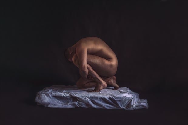 kneeling man artistic nude photo by photographer oliwier r