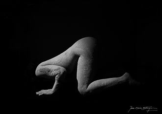 kneeling nude artistic nude photo by photographer jean marie bottequin