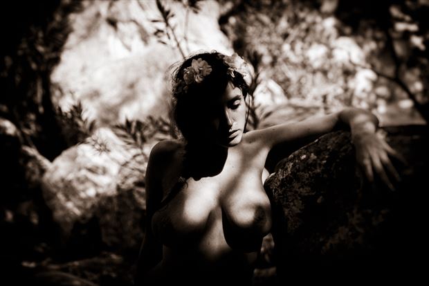 la na%C3%AFade artistic nude photo by photographer garden of the muses