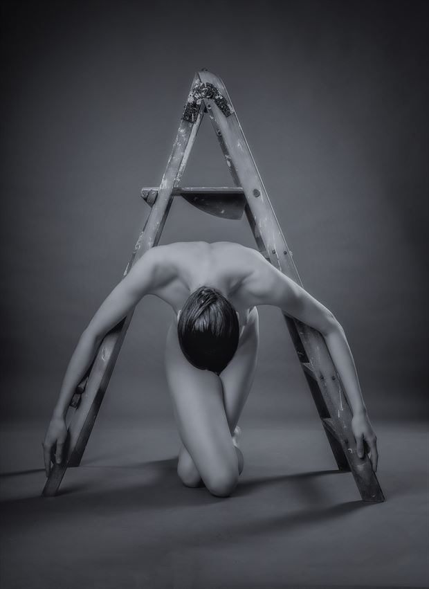 ladder 2 artistic nude artwork by photographer richard byrne