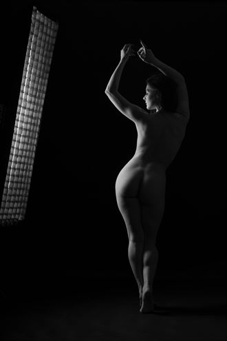 lana koz artistic nude photo by photographer yves dufour