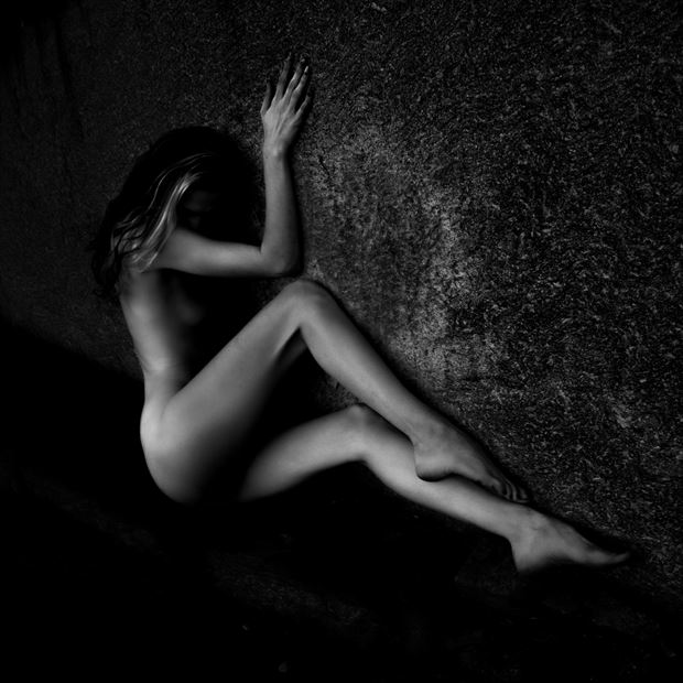 lean in w daria artistic nude photo by photographer artsy_af_photography