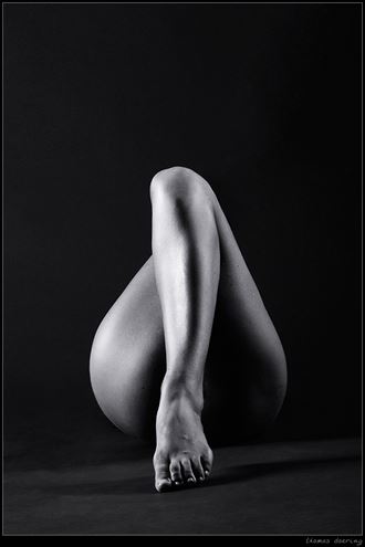 leggy artistic nude photo by photographer thomas doering