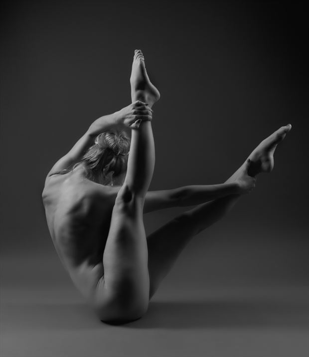 legs artistic nude photo by photographer richard byrne