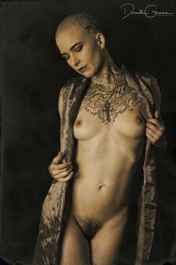 leo velo artistic nude photo by photographer darrell graves