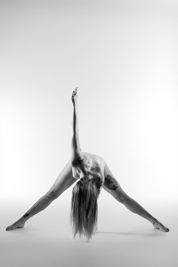 leslie 2 artistic nude photo by photographer uhphoto