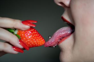 licking alternative model photo by photographer 27eins lutz zipser