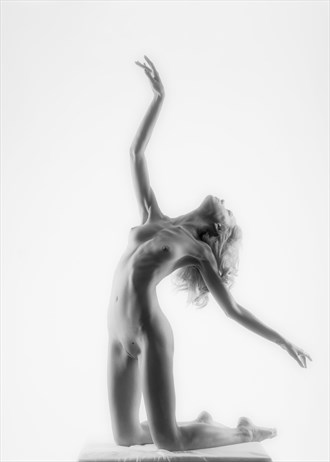 light ballet artistic nude photo by photographer rick otero