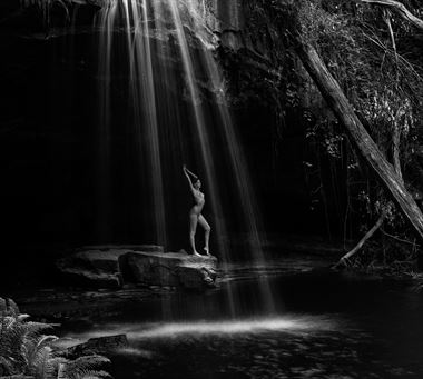 light beams artistic nude photo by photographer damian diviny