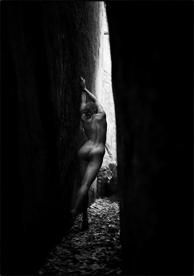 light from above artistic nude photo by photographer damian diviny
