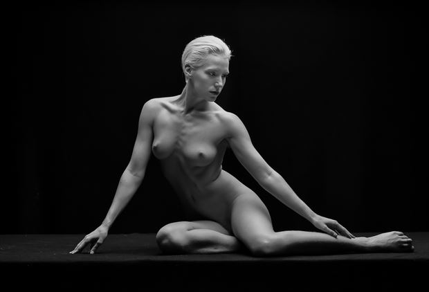 lilith artistic nude photo by photographer stevegd