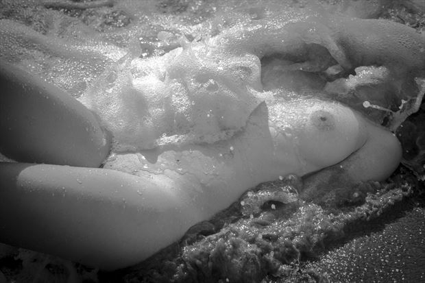 lily in the wave2 artistic nude photo by photographer rodj