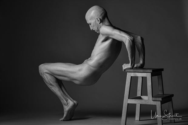 lines and angles artistic nude photo by model lars
