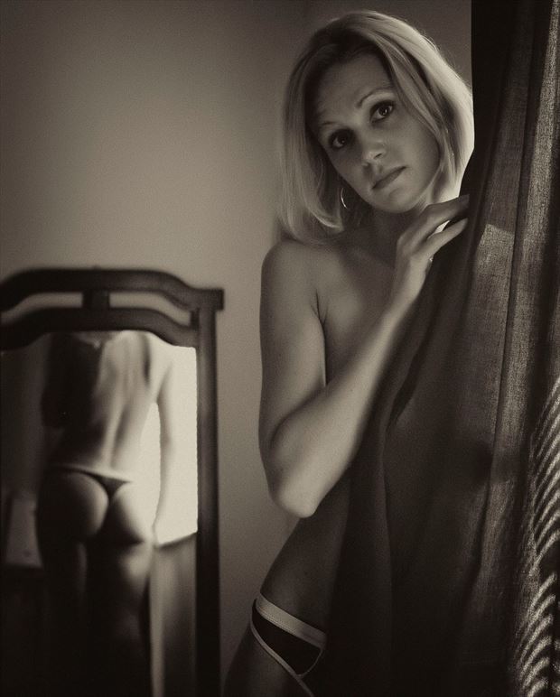 lingerie implied nude photo by photographer nostalgia boudoir