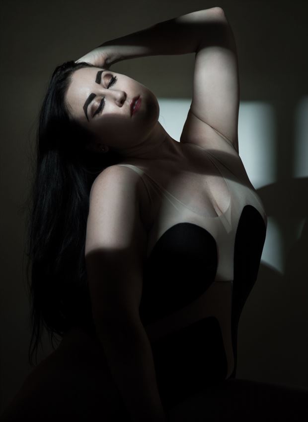 lingerie sensual photo by model sara tiara