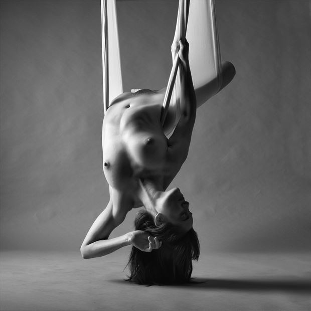 liz in the silks artistic nude photo by photographer yb2normal