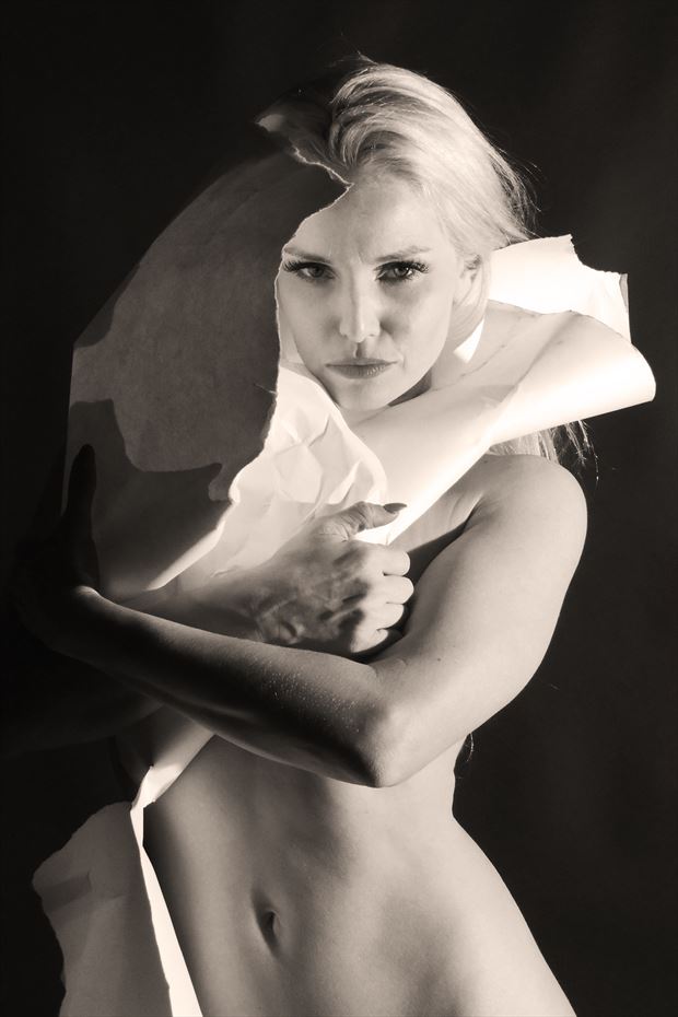 liz white paper portrait artistic nude photo by photographer frederic