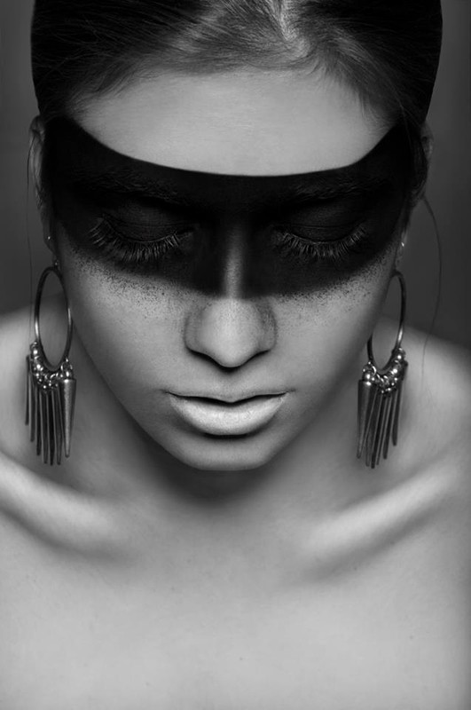 love me in black Glamour Photo by Photographer Antonia Glaskova