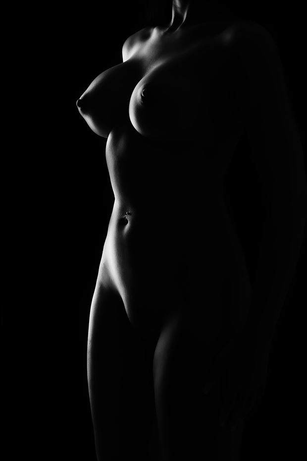 low key bodyscape artistic nude photo by photographer true curves studio