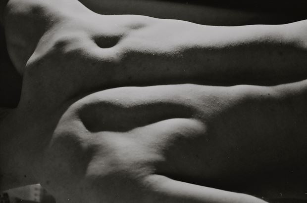 male torso implied nude photo by photographer aaron doherty