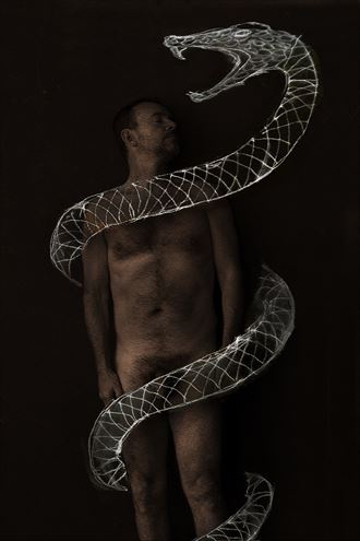 me envolvi%C3%B3 autorretrato artistic nude photo by photographer gustavo combariza