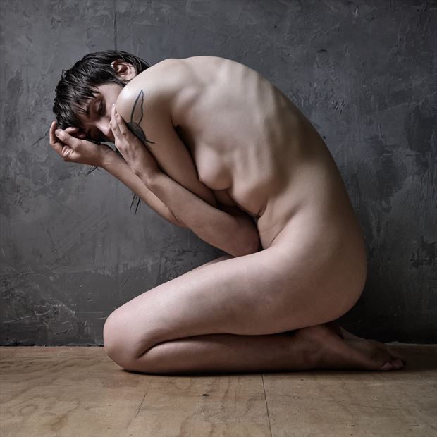 melancholic model in chicago artistic nude photo by photographer james landon johnson