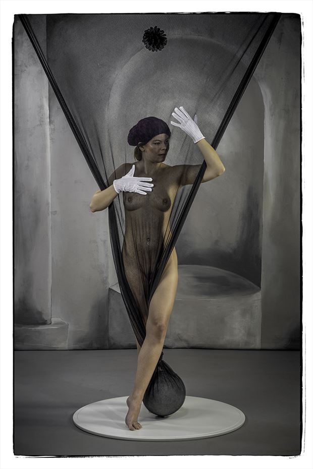 mime artistic nude photo by photographer thomas sauerwein