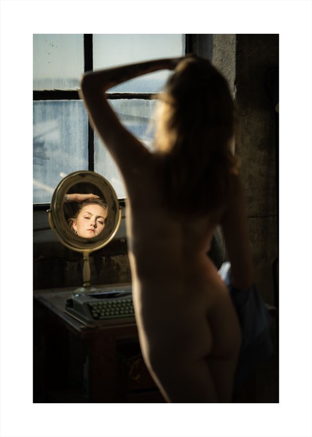 mirror 1 sensual photo by photographer maher abdel aziz
