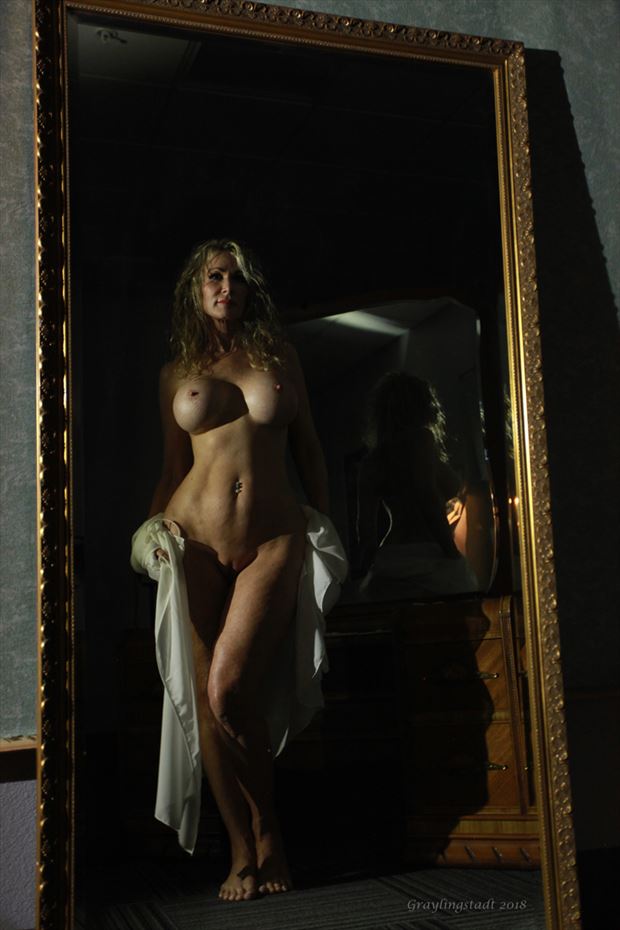 mirror mirror artistic nude photo by photographer graylingstadt