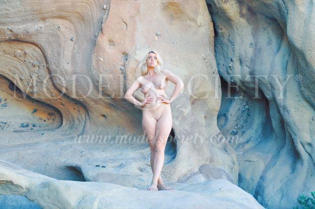 model peach kennedy in malibu artistic nude photo by photographer omar photographico