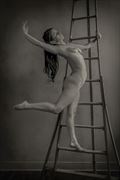 mont%C3%A9e de l %C3%A9chelle artistic nude photo by photographer philip turner