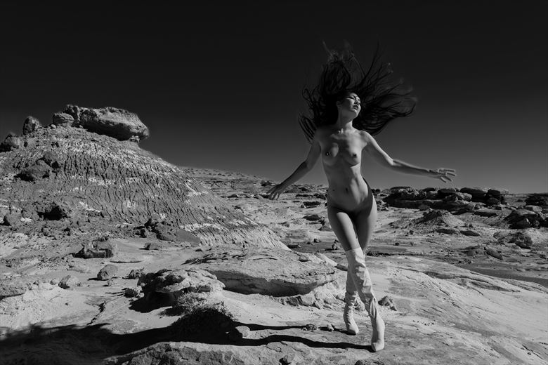 moon dance artistic nude photo by photographer philip turner